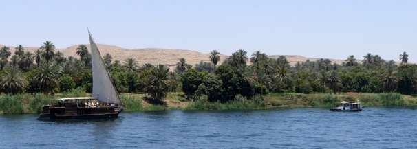 Östliche Nilufer südlich von Edfu